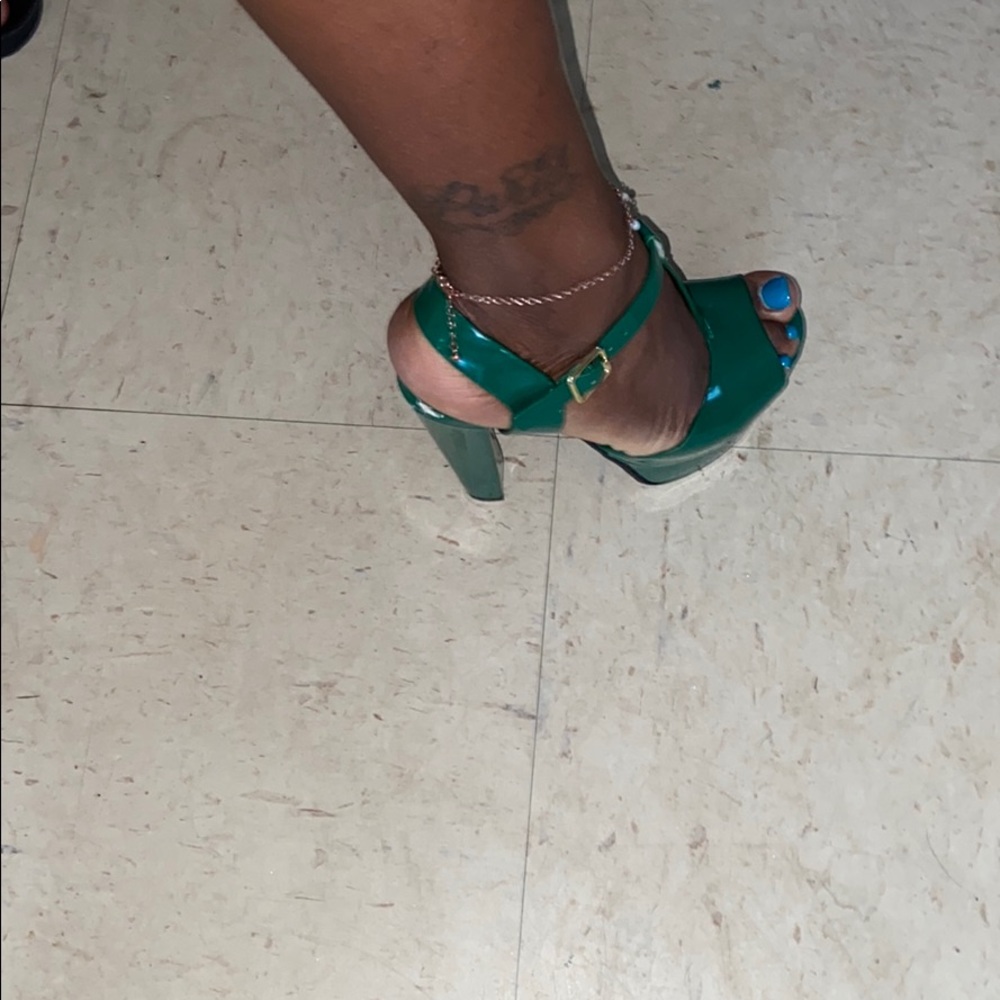 Hippie platform heels
